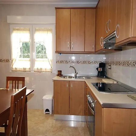- 2 Bedrooms With Sea Views - 01885