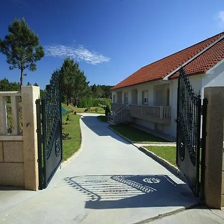- 2 Bedrooms With Sea Views - 01885 *